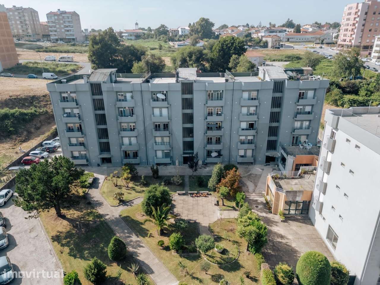 Apartamento T3 renovado com garagem fechada em São João da Madeira - Grande imagem: 4/32
