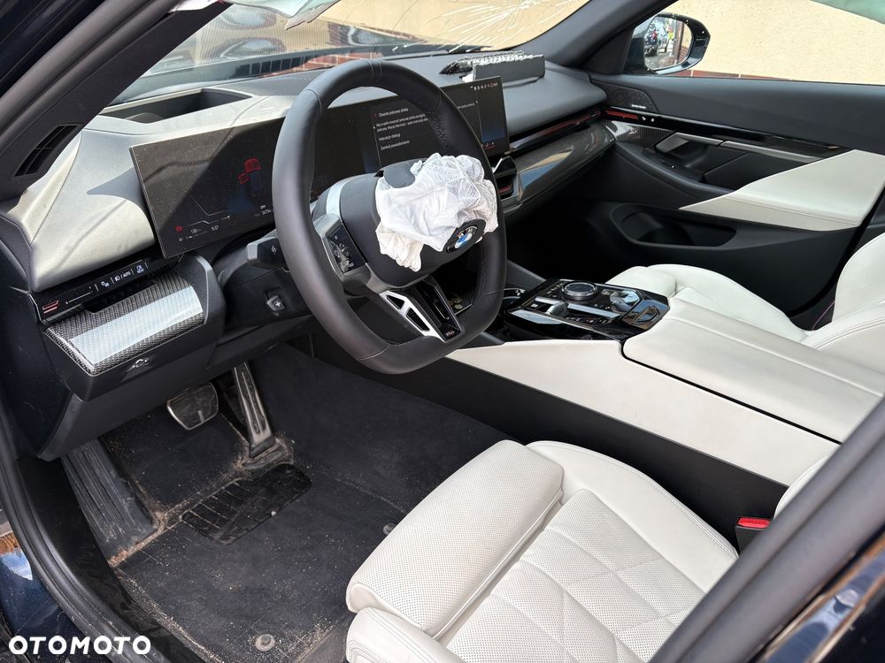 BMW Seria 5 520d xDrive mHEV M Sport - 10