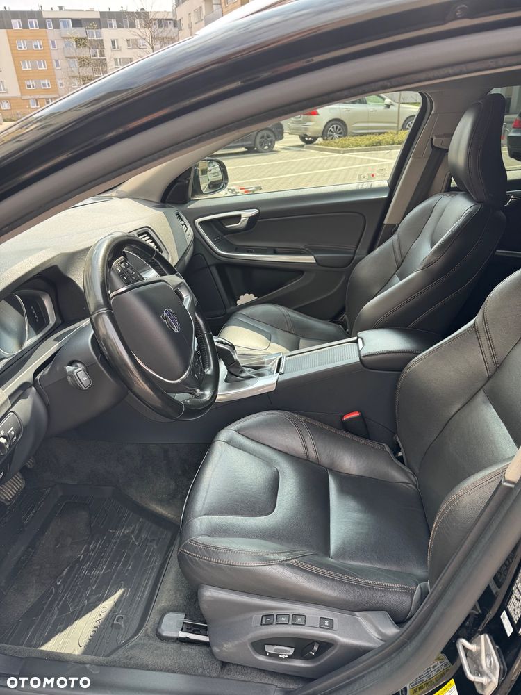 Volvo V60 Cross Country - 6