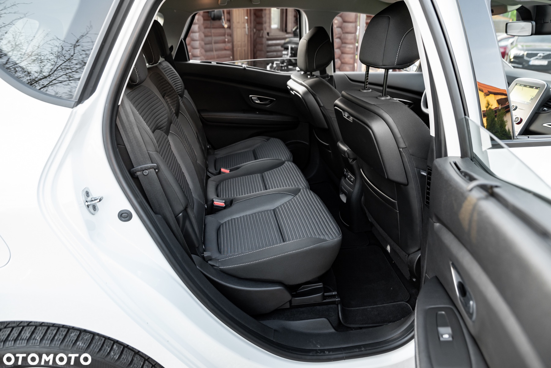 Renault Scenic TCe 140 GPF EDC INTENS - 35