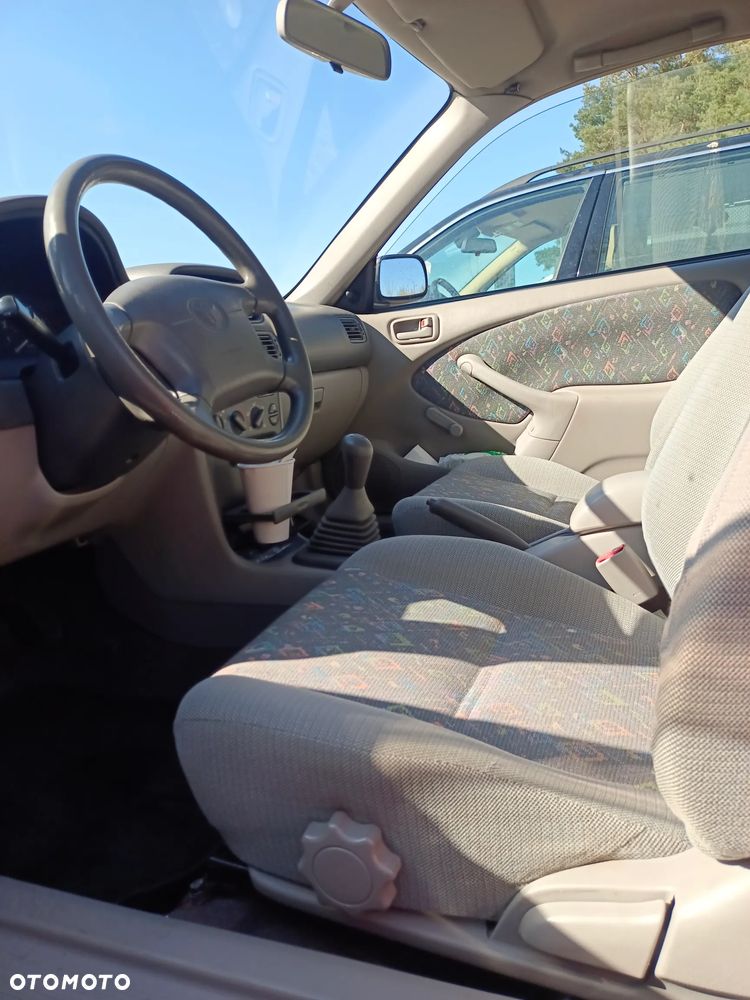 Toyota Corolla - 4