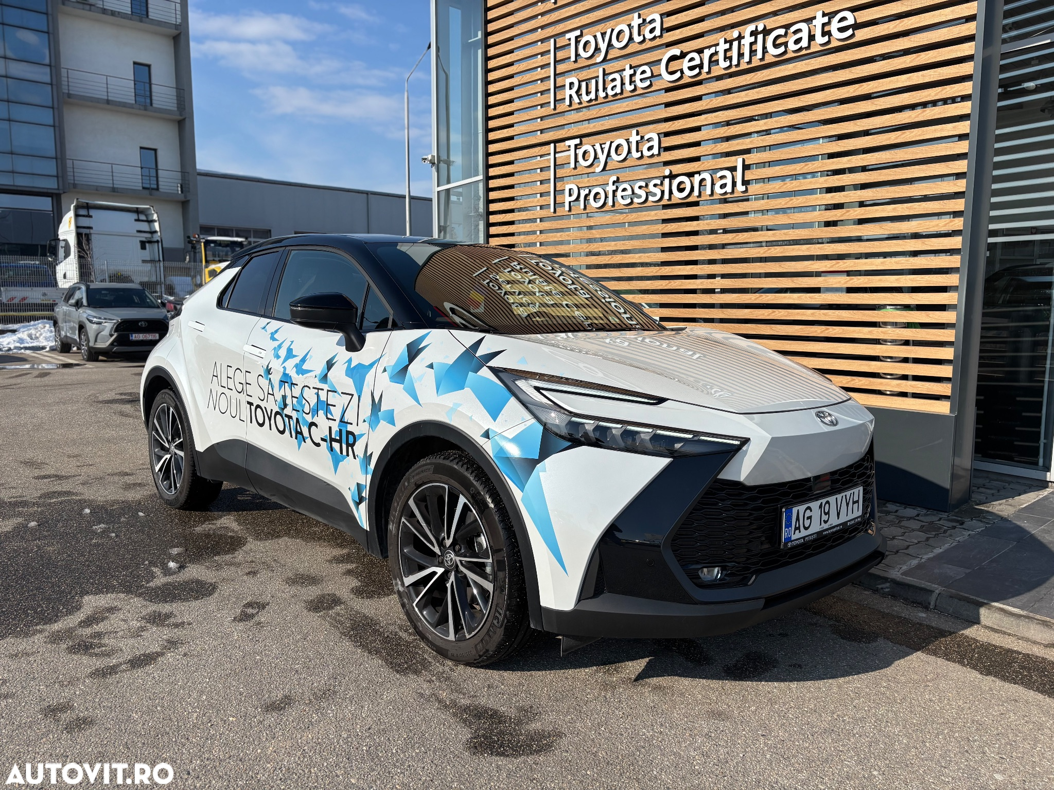 Toyota C-HR 2.0 PHEV 223 CP 4x2 CVT Exclusive - 3