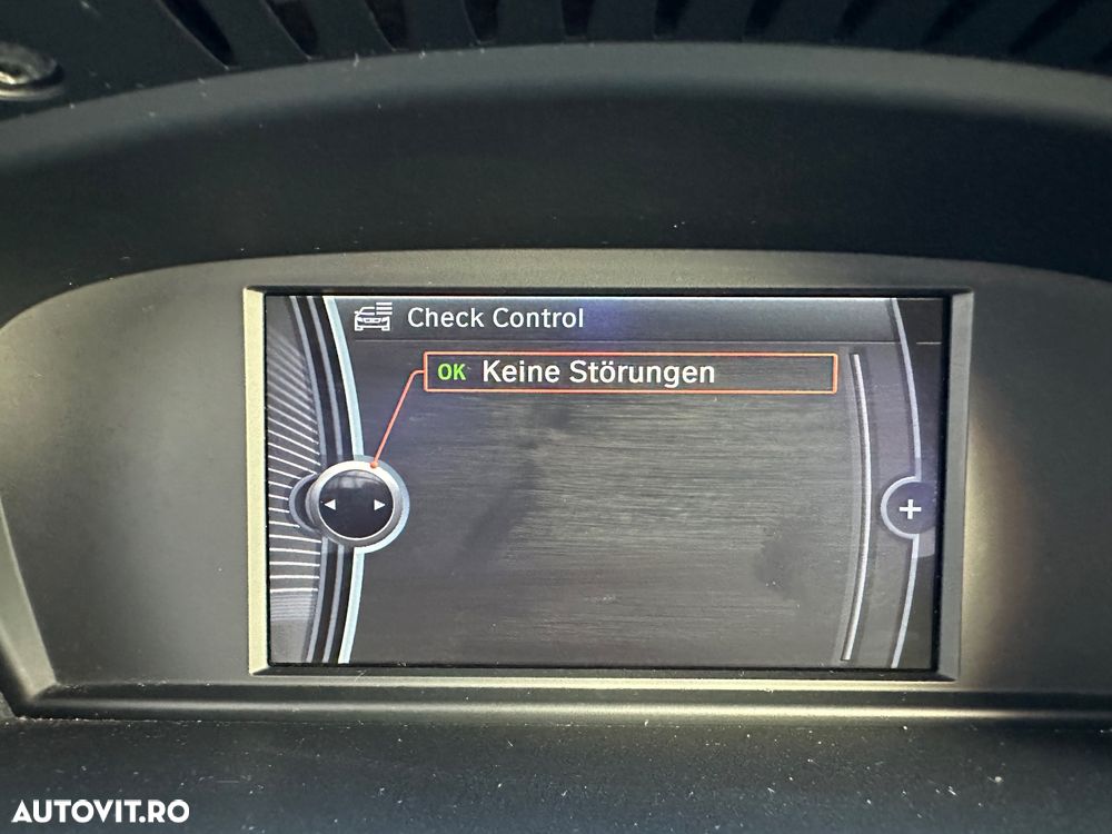 BMW Seria 3 318d DPF Touring Aut. - 28