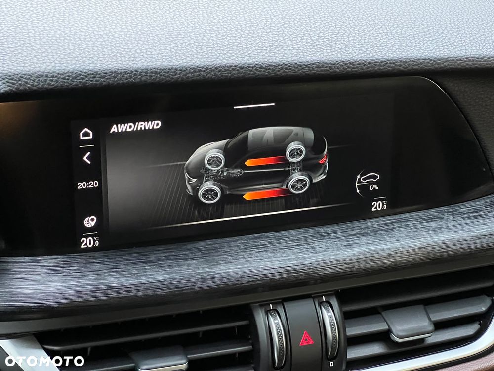 Alfa Romeo Stelvio 2.0 Turbo Sprint Q4 - 25