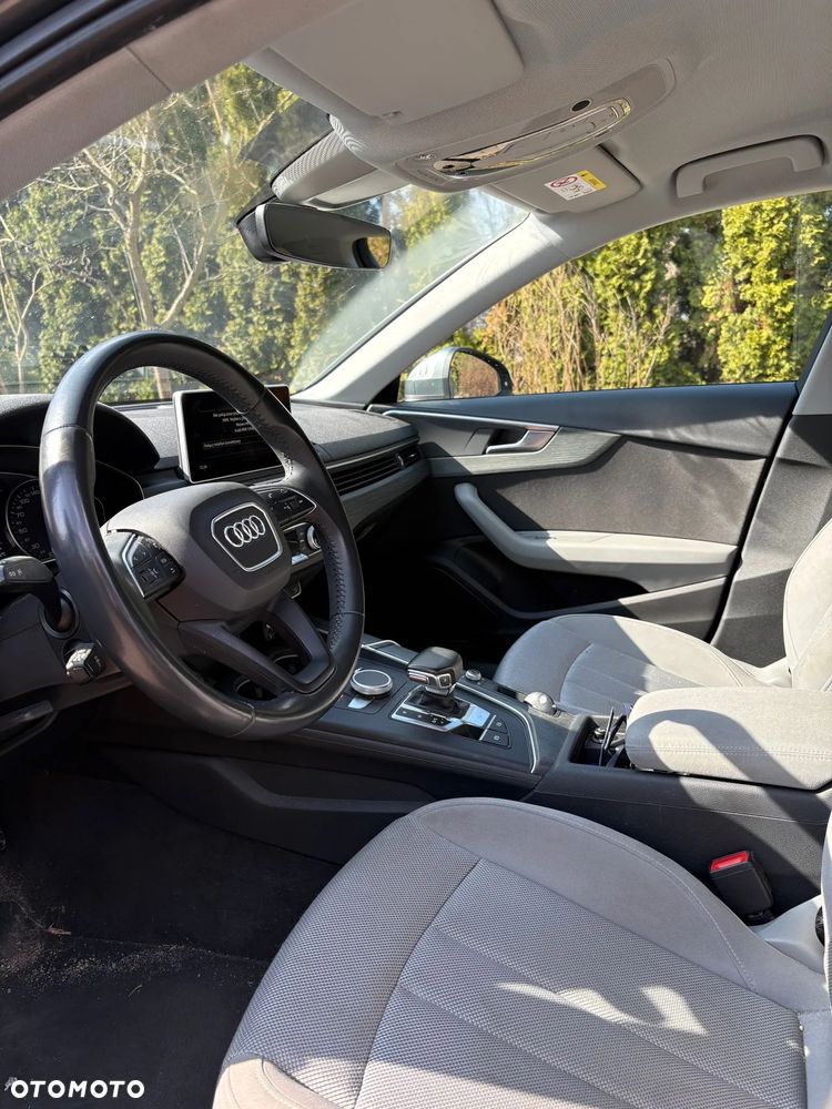 Audi A4 Limousine - 5