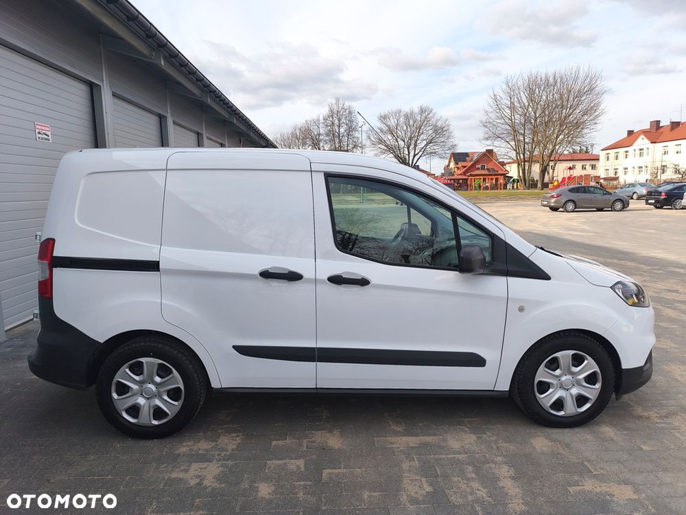 Ford Transit Courier - 8