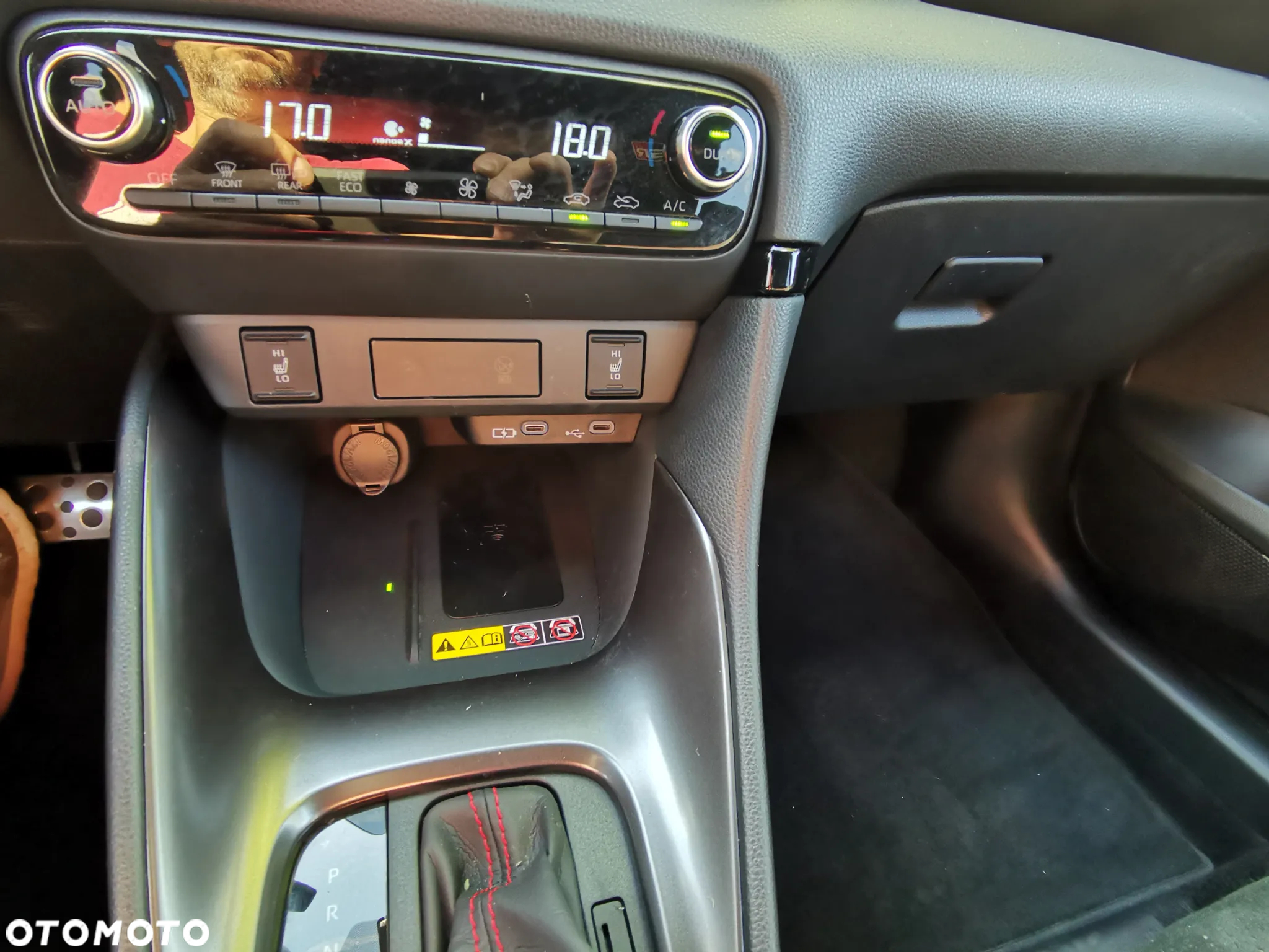 Toyota Yaris Hybrid 1.5 GR Sport - 13