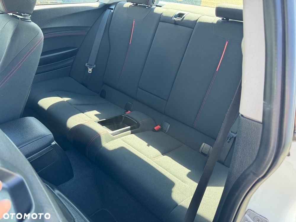 BMW Seria 2 218d Sport Line - 24