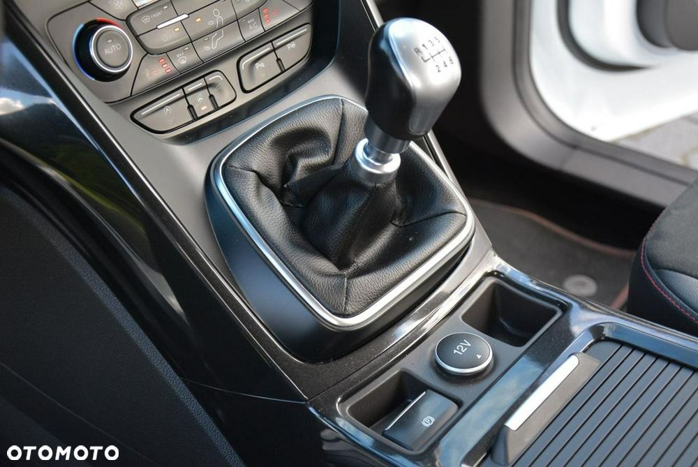 Ford Kuga 1.5 EcoBoost 2x4 ST-Line - 38