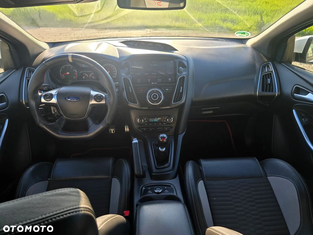 Ford Focus 2.0 EcoBoost ST mit Leder-Exclusiv-Paket - 22