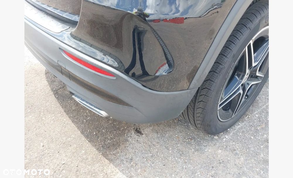 Mercedes-Benz GLA - 9