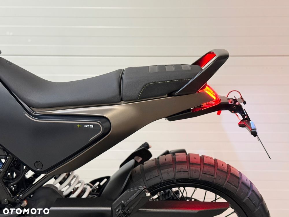 Husqvarna Svartpilen - 34