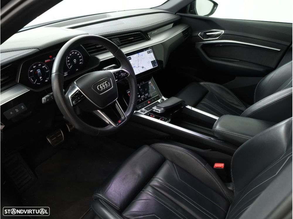 Audi Q8 e-tron 50 quattro S line — fotografia 13