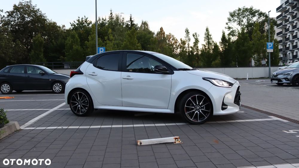 Toyota Yaris 1.5 VVT-i GR SPORT - 2