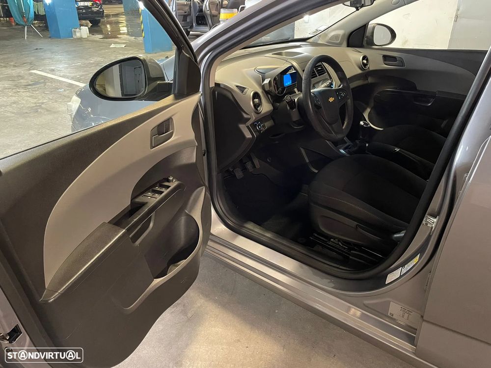 Chevrolet Aveo 1.2 LT - 9
