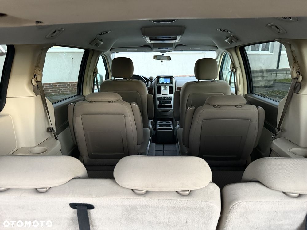 Chrysler Town & Country 3.3 LX - 19