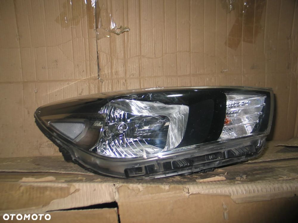 lampa przod kia rio 4 IV 16r.- 92102-H8 europa - 3