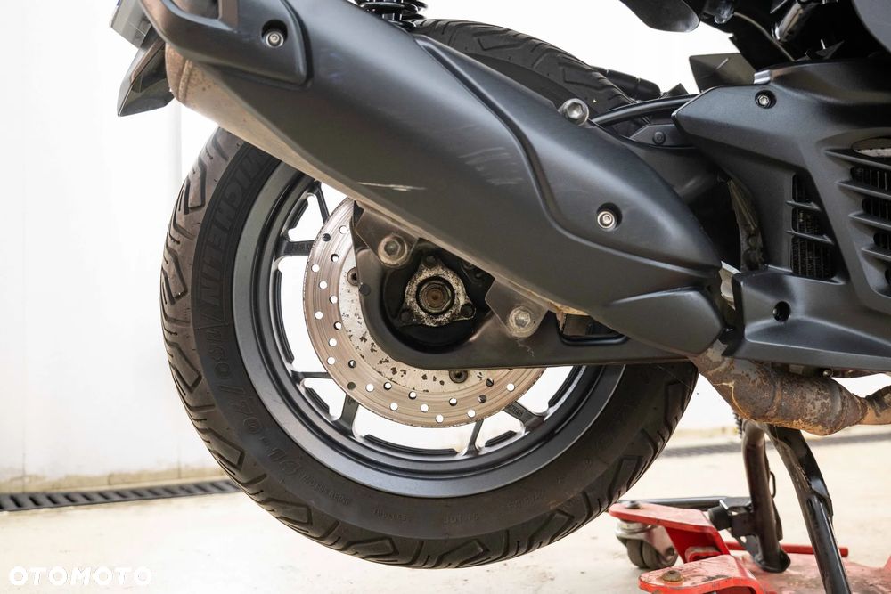 Yamaha X-max - 34