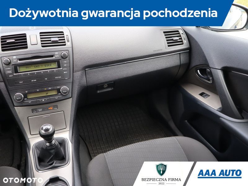 Toyota Avensis - 10