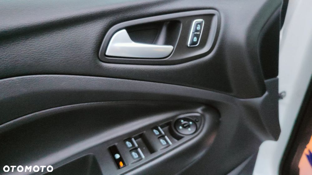 Ford Kuga - 23