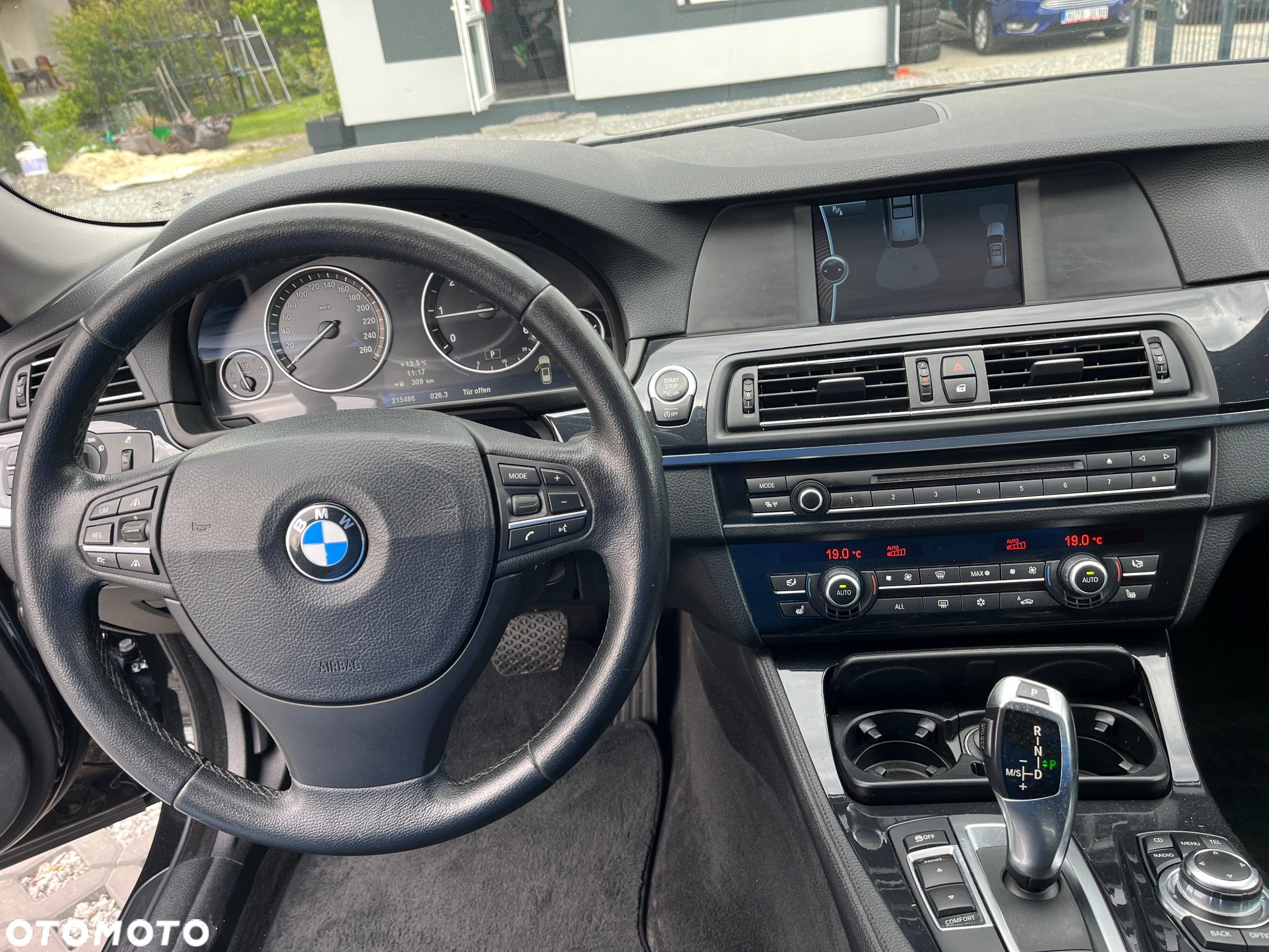 BMW Seria 5 525d xDrive Touring - 24