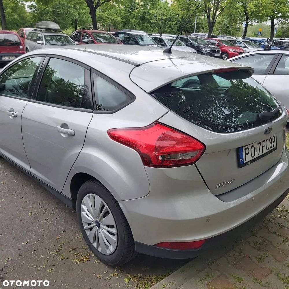 Ford Focus 1.6 Trend - 12