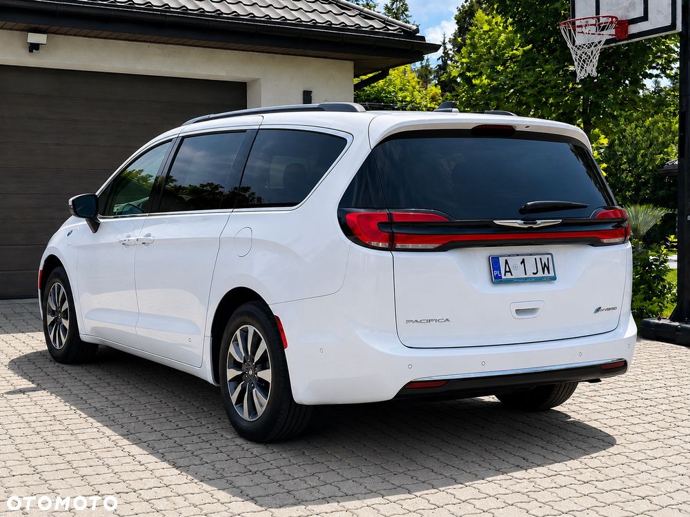 Chrysler Pacifica - 2