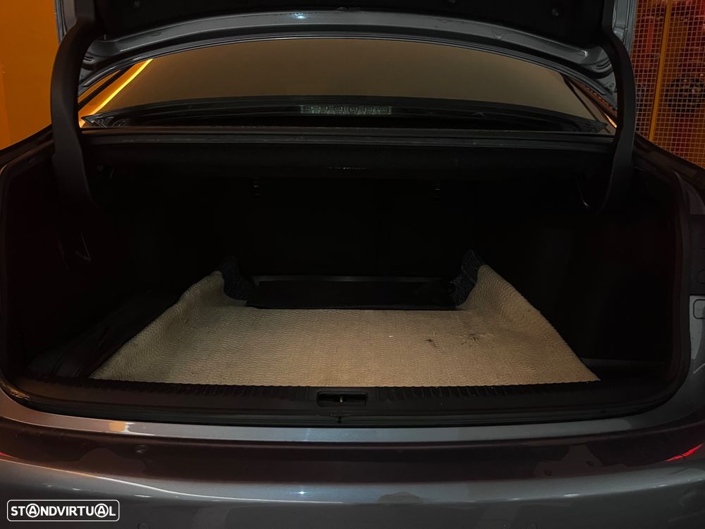 Lexus IS 300H F Sport - 11