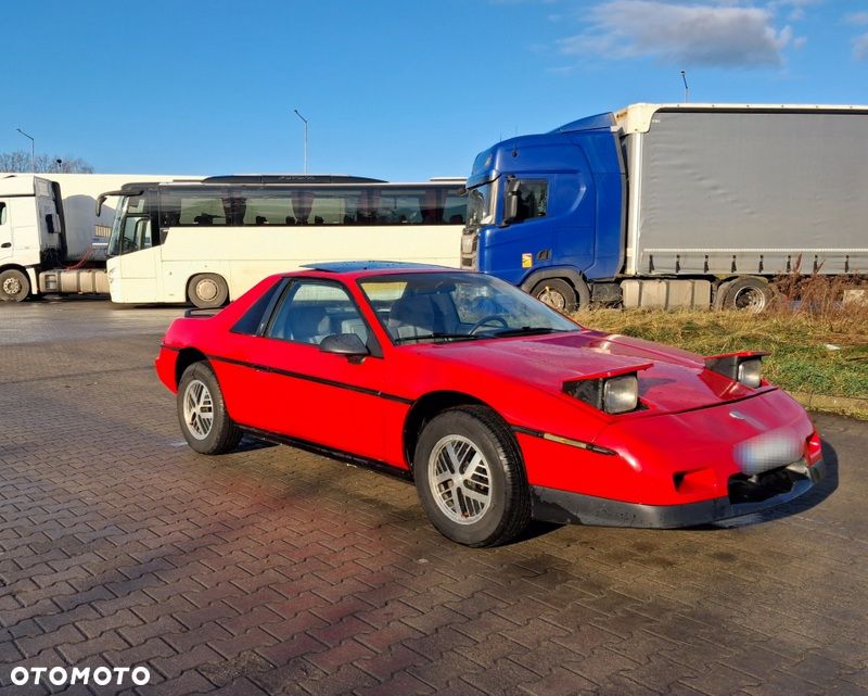 Pontiac Fiero - 3