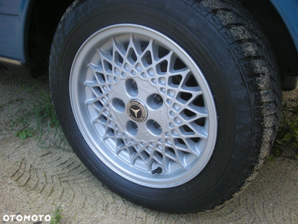 Mercedes-Benz W123 - 20