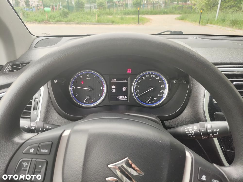 Suzuki SX4 - 8