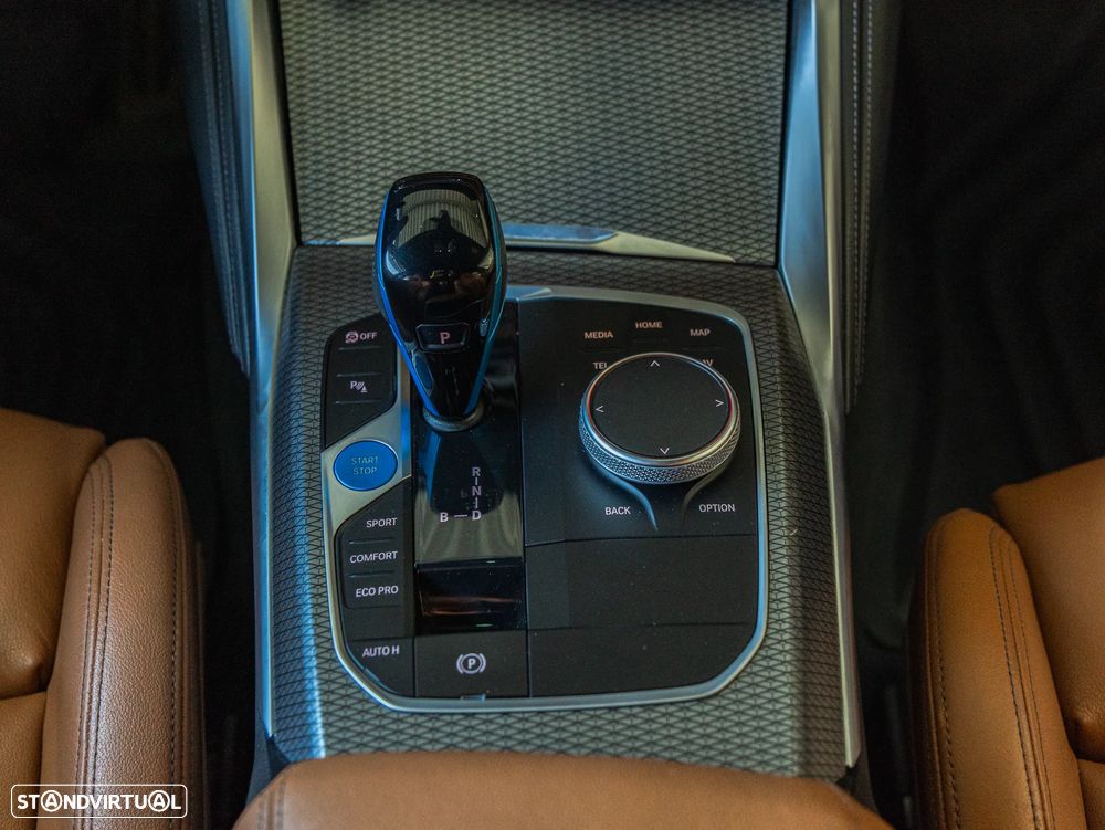 BMW i4 eDrive40 Pack Desportivo M - 17