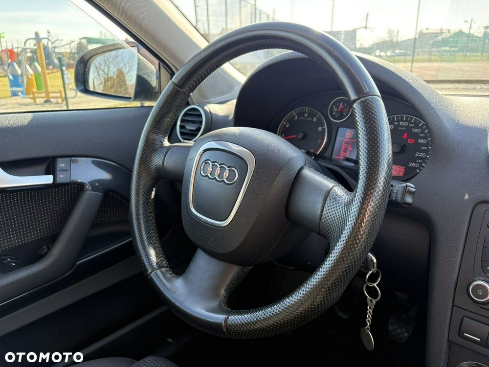 Audi A3 3-drzwiowe 1.8 TFSI Ambition - 15