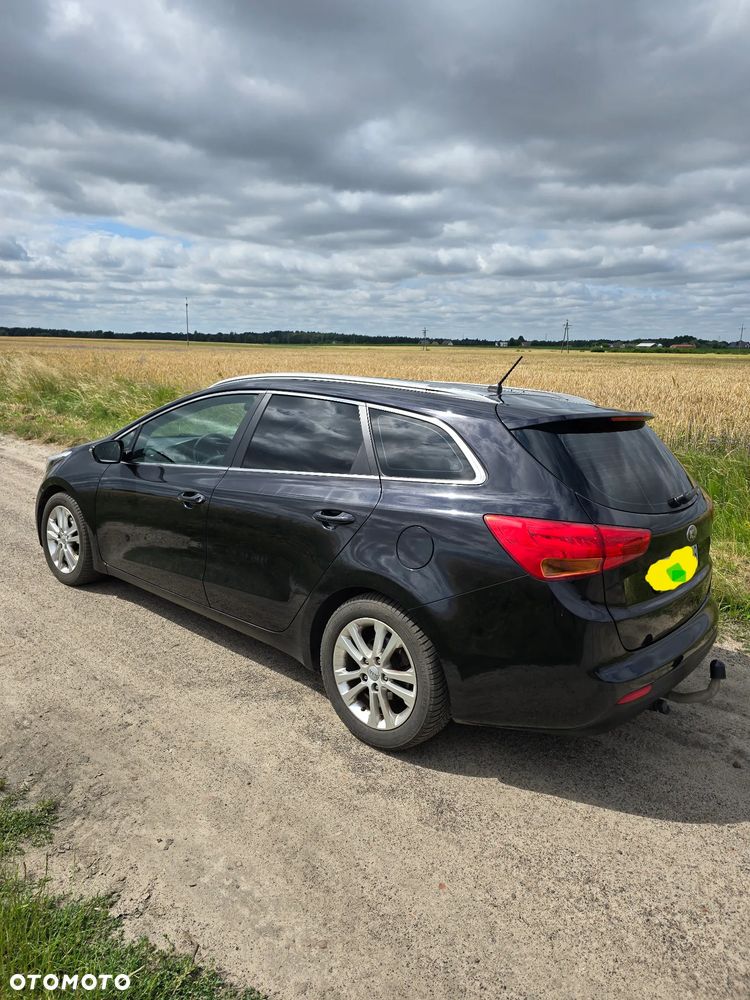 Kia Ceed - 10