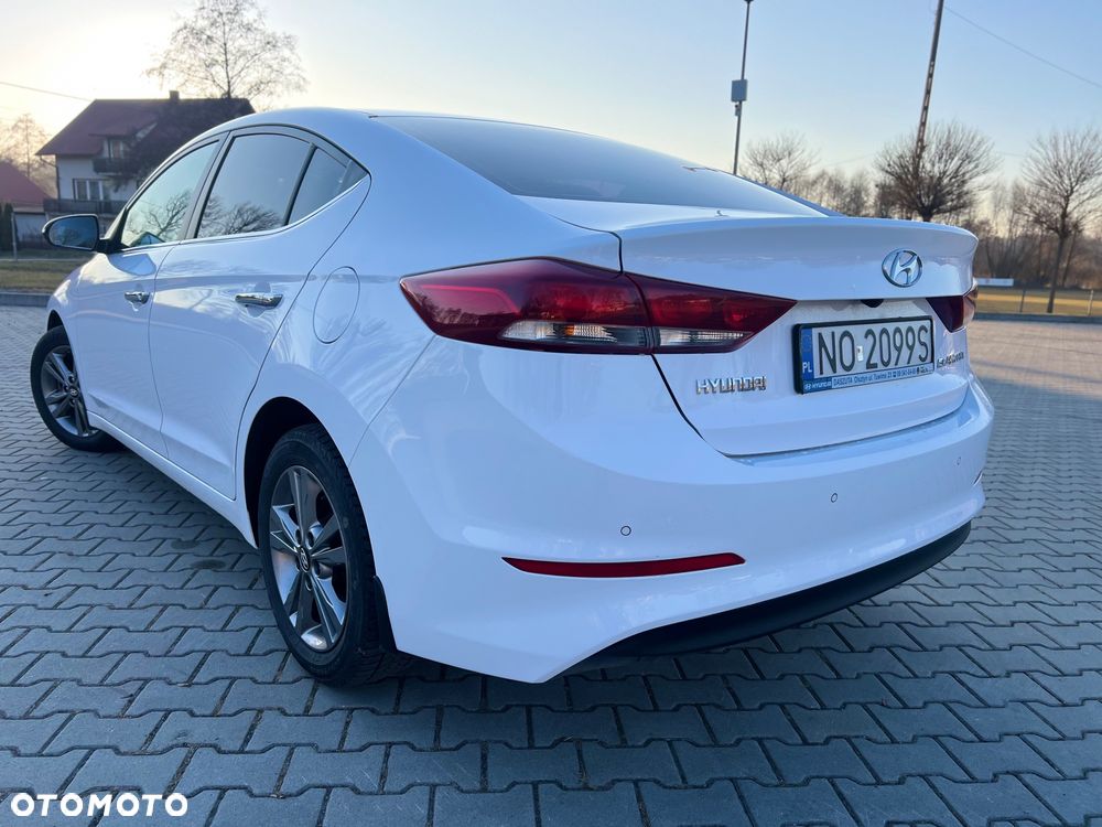 Hyundai Elantra 1.6 Comfort - 17