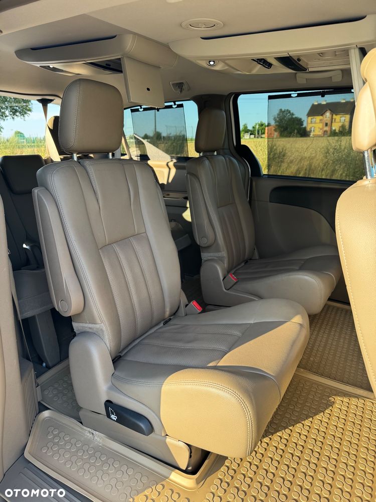 Chrysler Town & Country 3.6 Touring - 13