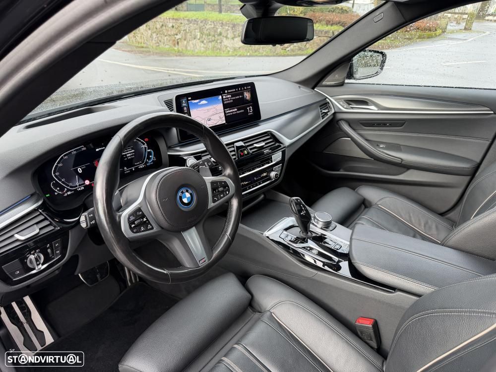 BMW 530 e Pack Desportivo M - 8