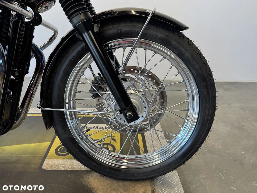 Triumph Bonneville - 9