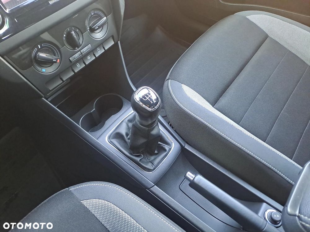 Skoda RAPID 1.0 TSI Ambition - 18