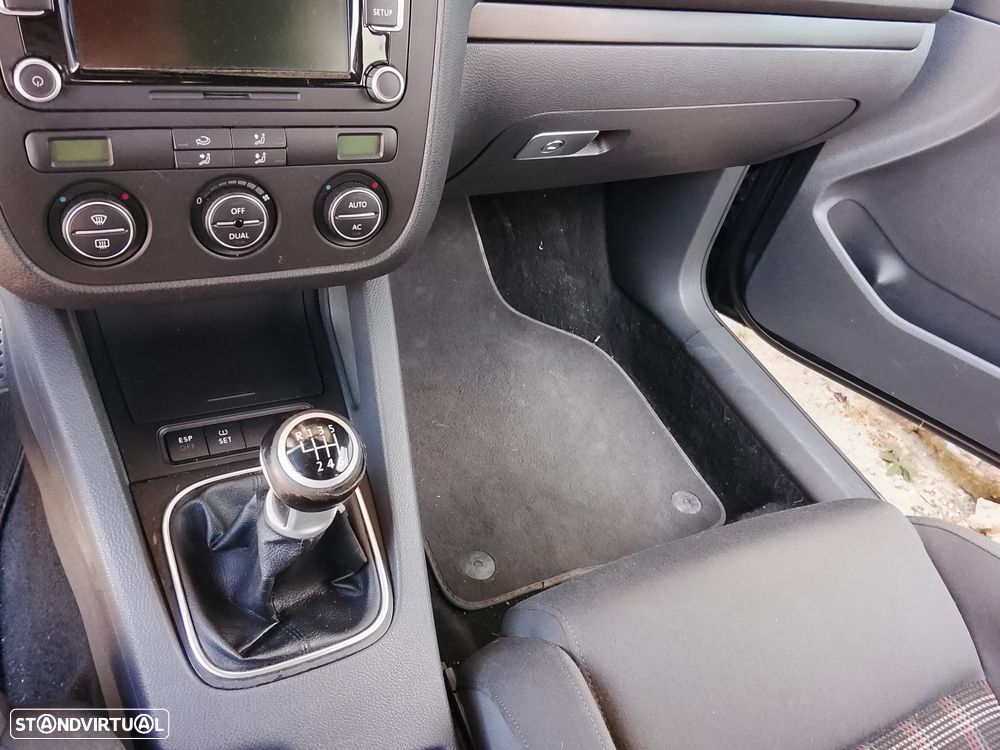 VW Golf 2.0 GTi Pirelli - 7