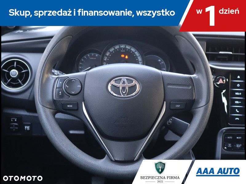 Toyota Auris - 17