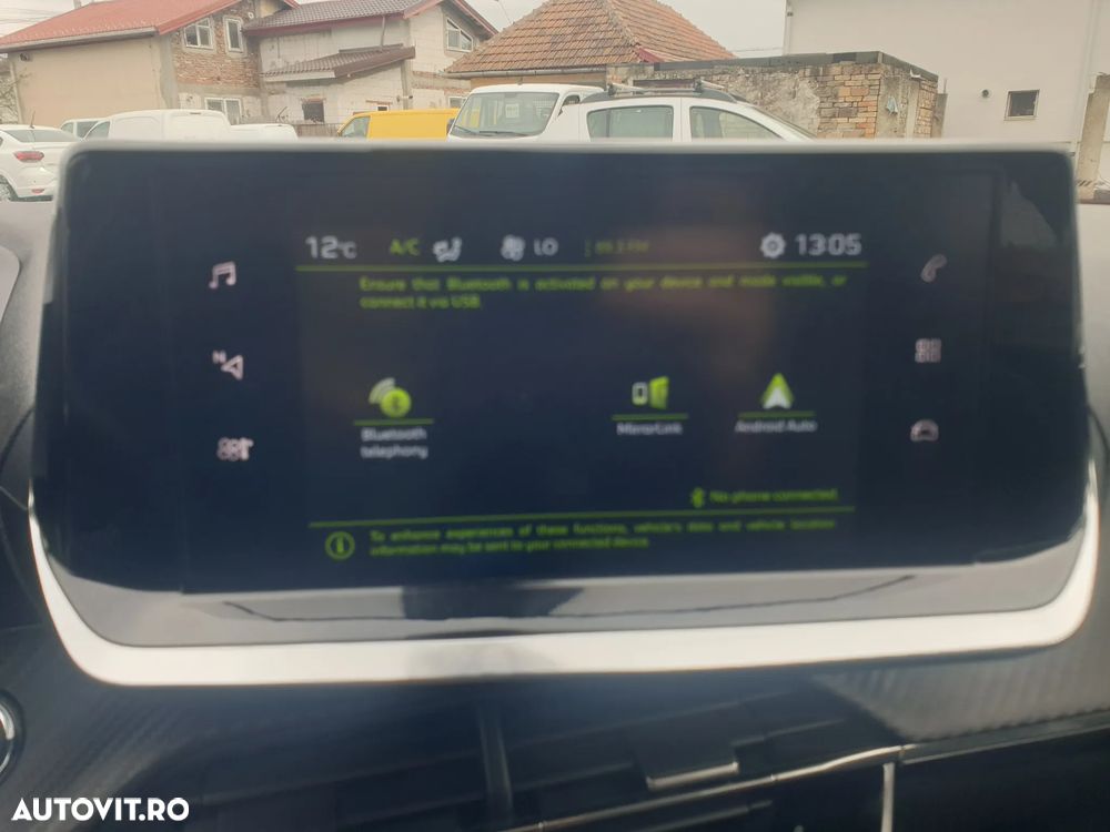 Peugeot 2008 1.2 L PureTech STT Allure - 24