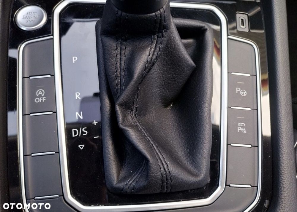 Volkswagen Passat 2.0 TDI SCR DSG 4Motion Elegance - 27