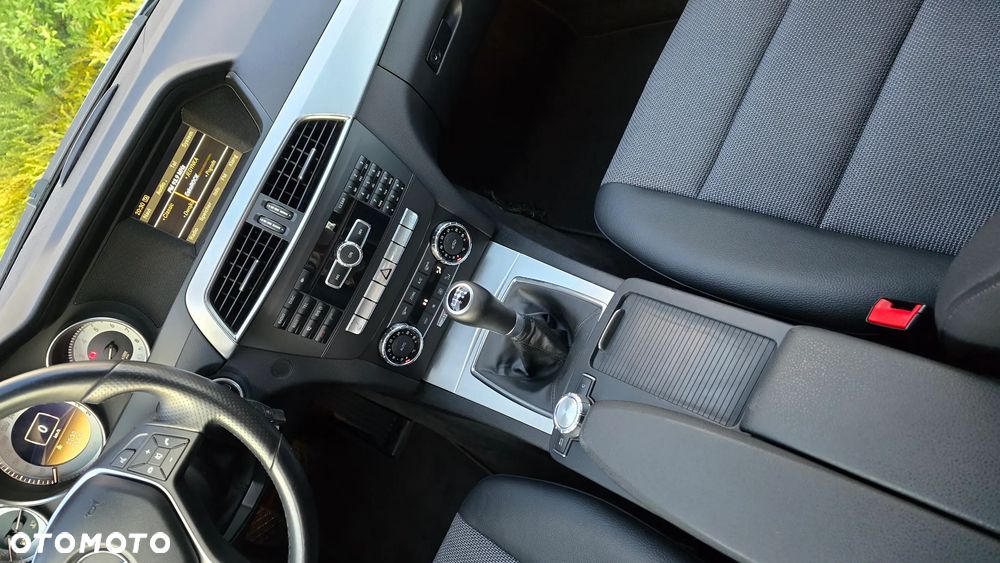 Mercedes-Benz Klasa C 180 BlueEFFICIENCY Avantgarde - 15