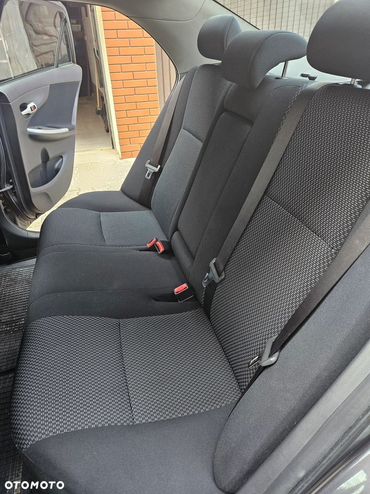 Toyota Corolla 1.6 Luna - 28