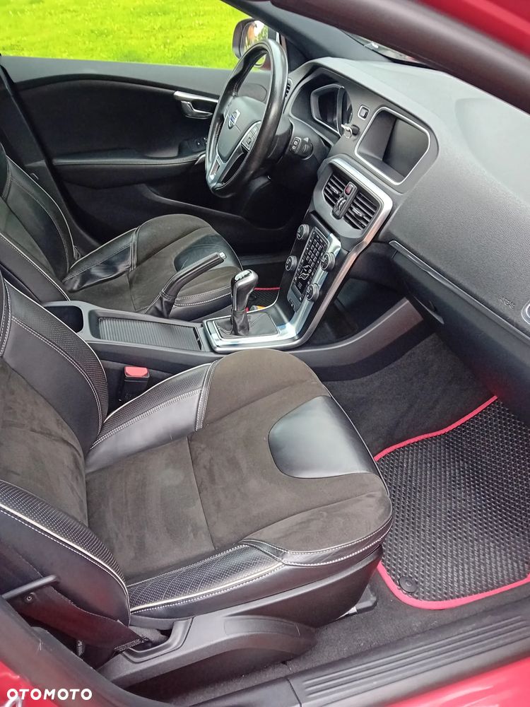 Volvo V40 D2 Drive-E R-Design Momentum - 26