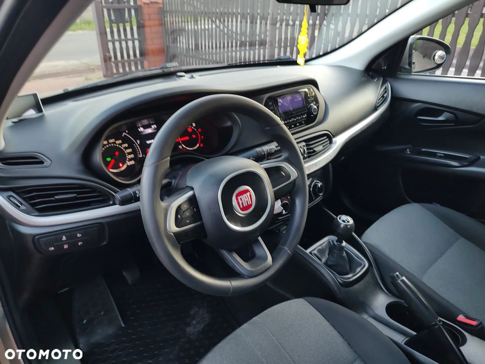 Fiat Tipo 1.4 16v Easy EU6d - 9