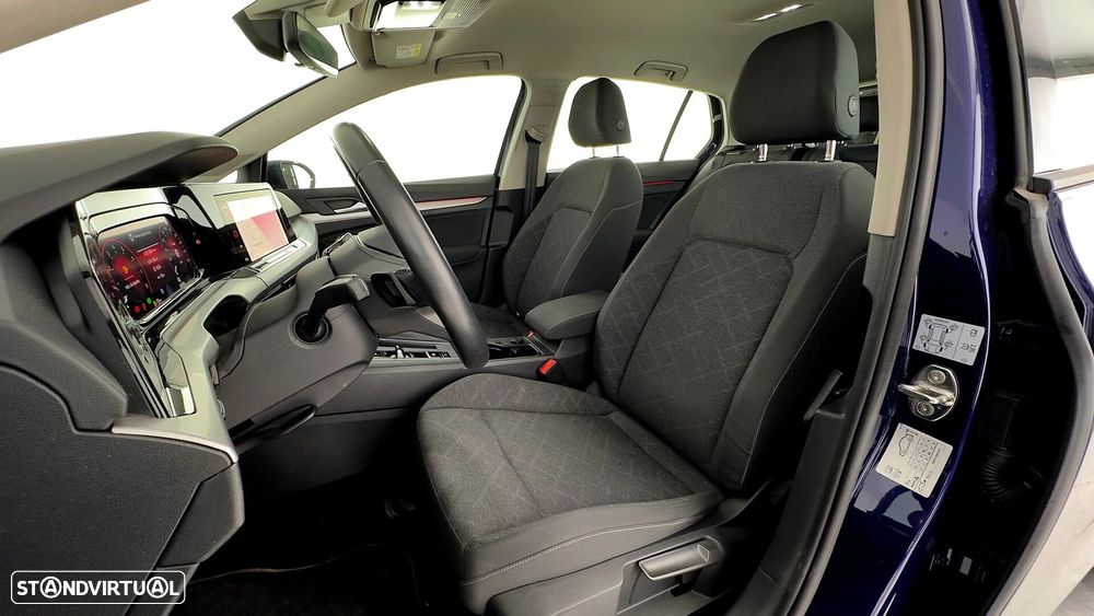 VW Golf 1.0 eTSI Life DSG - 24