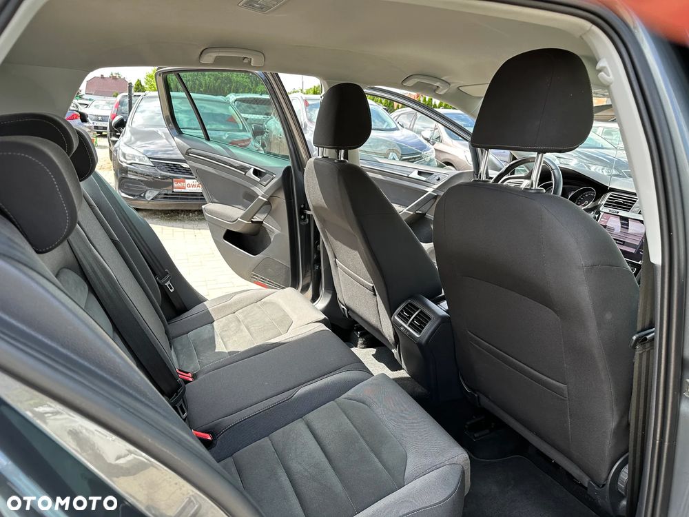 Volkswagen Golf - 26