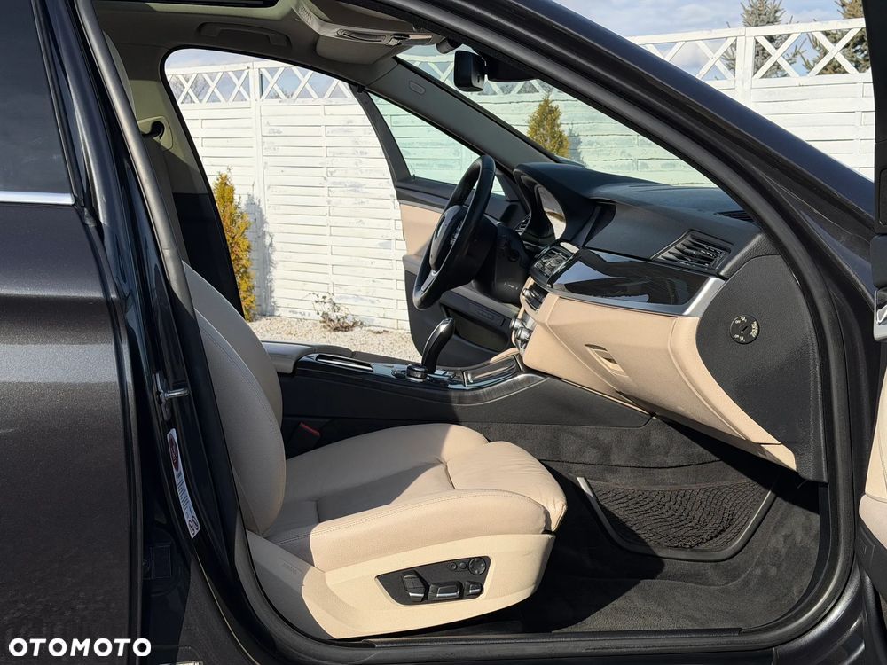BMW Seria 5 525d - 22